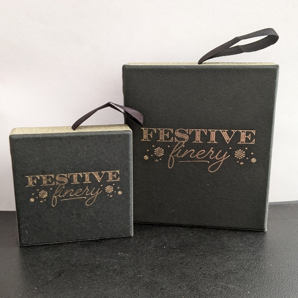 Festive finery gift bow earrings and necklace - Picture 2 of 4